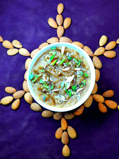सूजी का हलवा (Suji ka halwa recipe in hindi) रेसिपी मुख्य फोटो