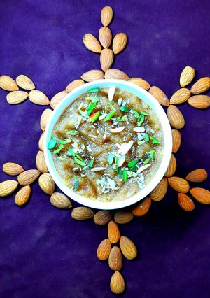 सूजी का हलवा (Suji ka halwa recipe in hindi) रेसिपी मुख्य फोटो