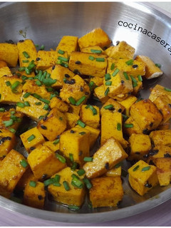 Una foto de Tofu marinado