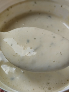 Una foto de Salsa🥛de Ajo🧄 y Cilantro fresco🌿