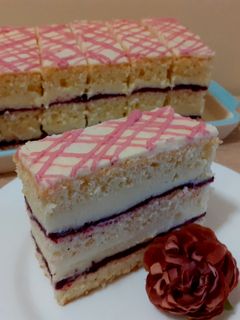 Erdei gyümölcsös krémes szelet recept fotója