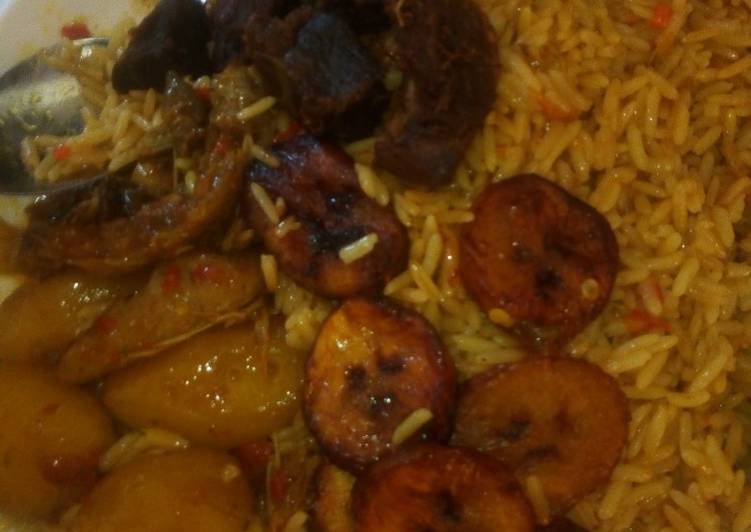 How to Make Perfect Jallof rice with plaintains and Irish