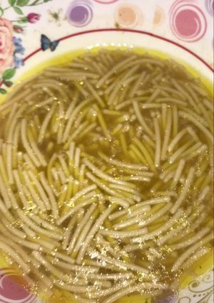 صورة لوصفة شوربة شعيريه بالسمنه الغنم