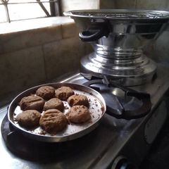 A picture of Bajra cookies.