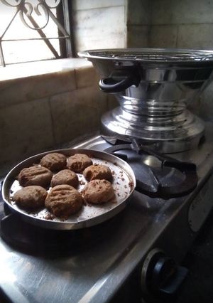 A picture of Bajra cookies.