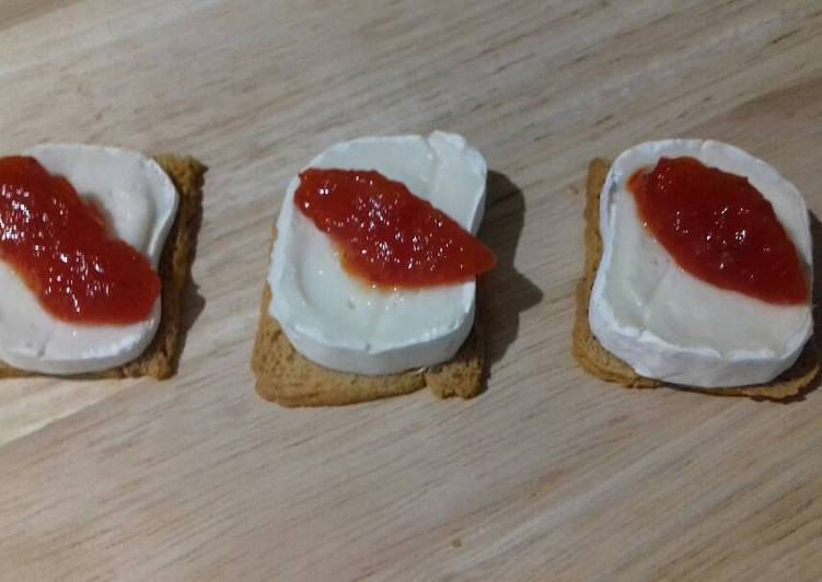 Canapes De Queso De Cabra Y Mermelada De Pimientos Receta De