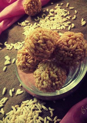 A picture of Bengali "Murir Moa"/ Crunchy Puffed Rice Balls 🍲.