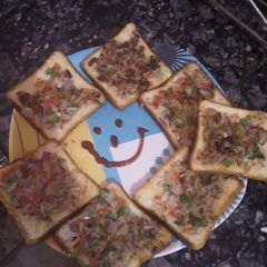 A picture of Bread pizza.