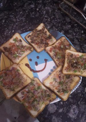 A picture of Bread pizza.
