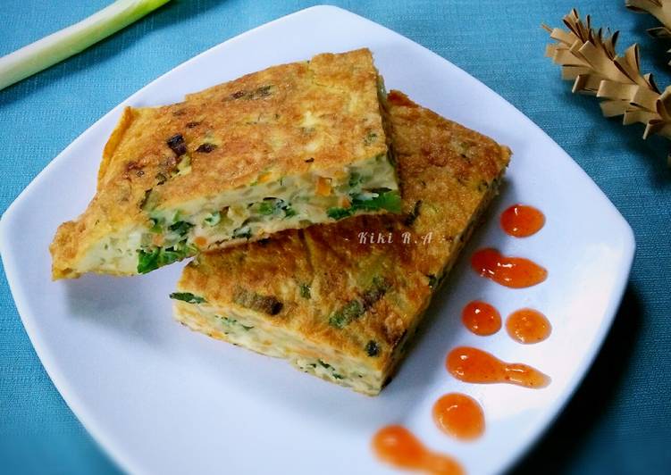Langkah Menyiapkan Dadar Kentang Sayur yang Menggugah Selera