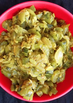 চিচিঙ্গা ভাজা(Chichinga bhaja recipe in Bengali) রেসিপির প্রধান ছবি