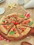 Hawaiian Pizza, dari Adonan Roti No Ulen, dengan Minyak dan Telur