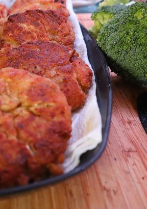 Sajtos-kapros cukkinifasírt recept fotója