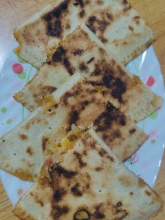 صورة لوصفة كسرة محشية بذوقين 🌿🌿🧀🧀