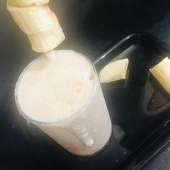 A picture of Banana rose mousse smoothie.