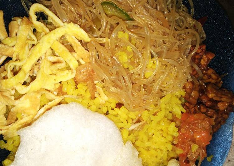 Nasi kuning simple rice cooker