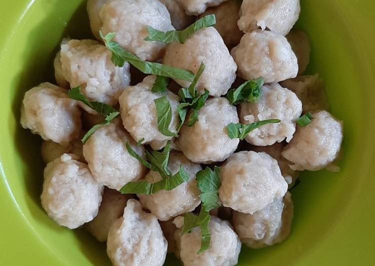 Bagaimana Memasak Bakso Sapi Anti Gagal