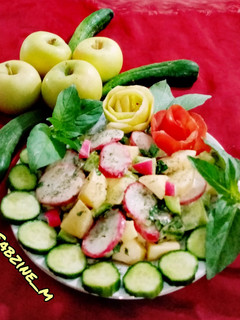 عکسی از دستور سالاد خیار و سیب درختی