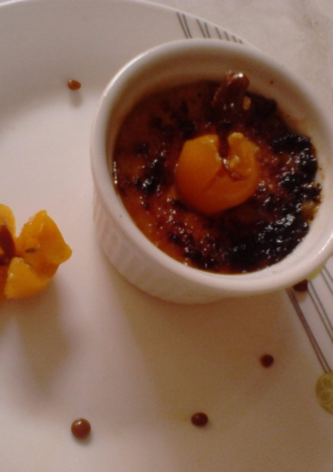Una foto de Crème brûlée de aguaymanto 
