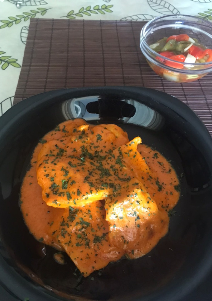 Una foto de Merluza en salsa de piquillos
