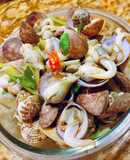 Ốc nhảy, sò dương bi hấp sả gừng