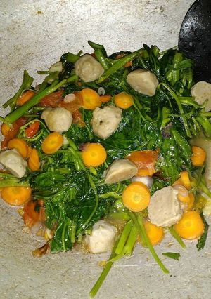 Foto resep Tumis Kangkung Bakso