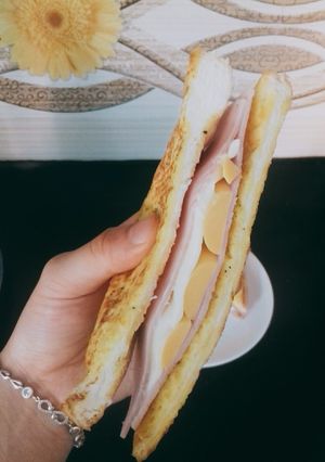 Hình của món Sandwich ham & cheese.