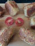 Pinchitos o croquetitas de quinoa rellenas de panchos o frankfruter