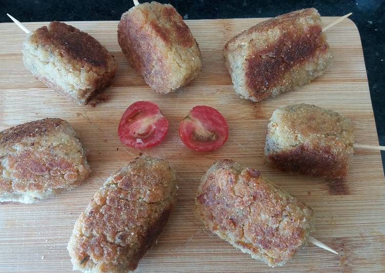 Pinchitos o croquetitas de quinoa rellenas de panchos o frankfruter