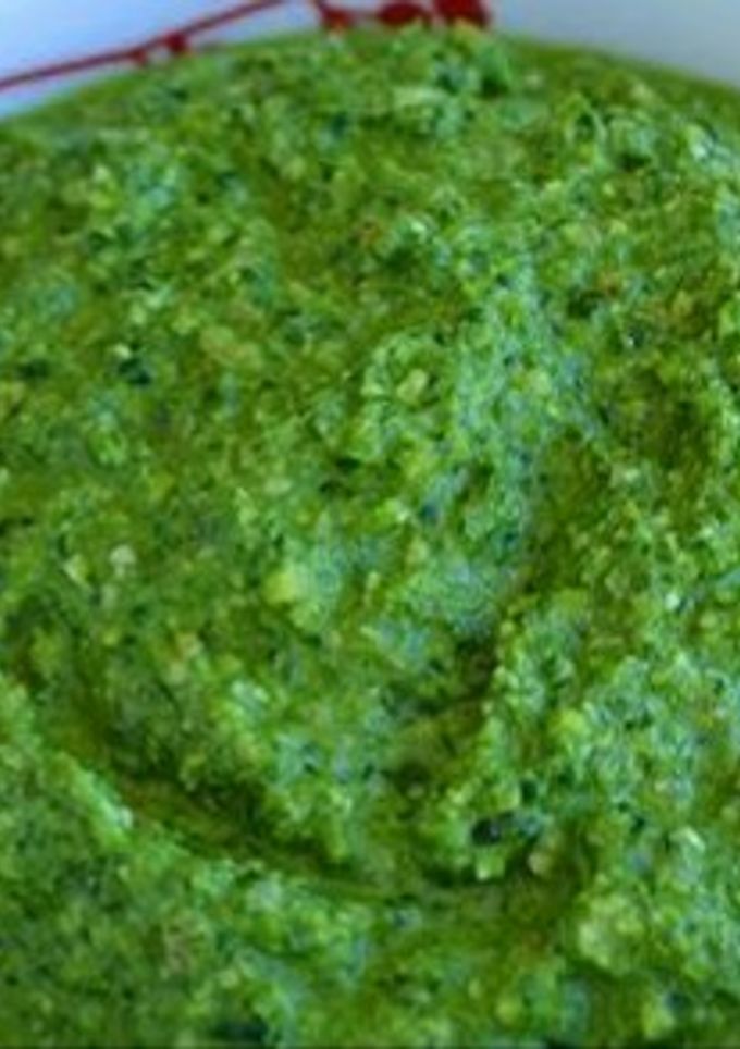 Una foto de Salsa verde extra ' extra picosa con solo 3 ingredientes