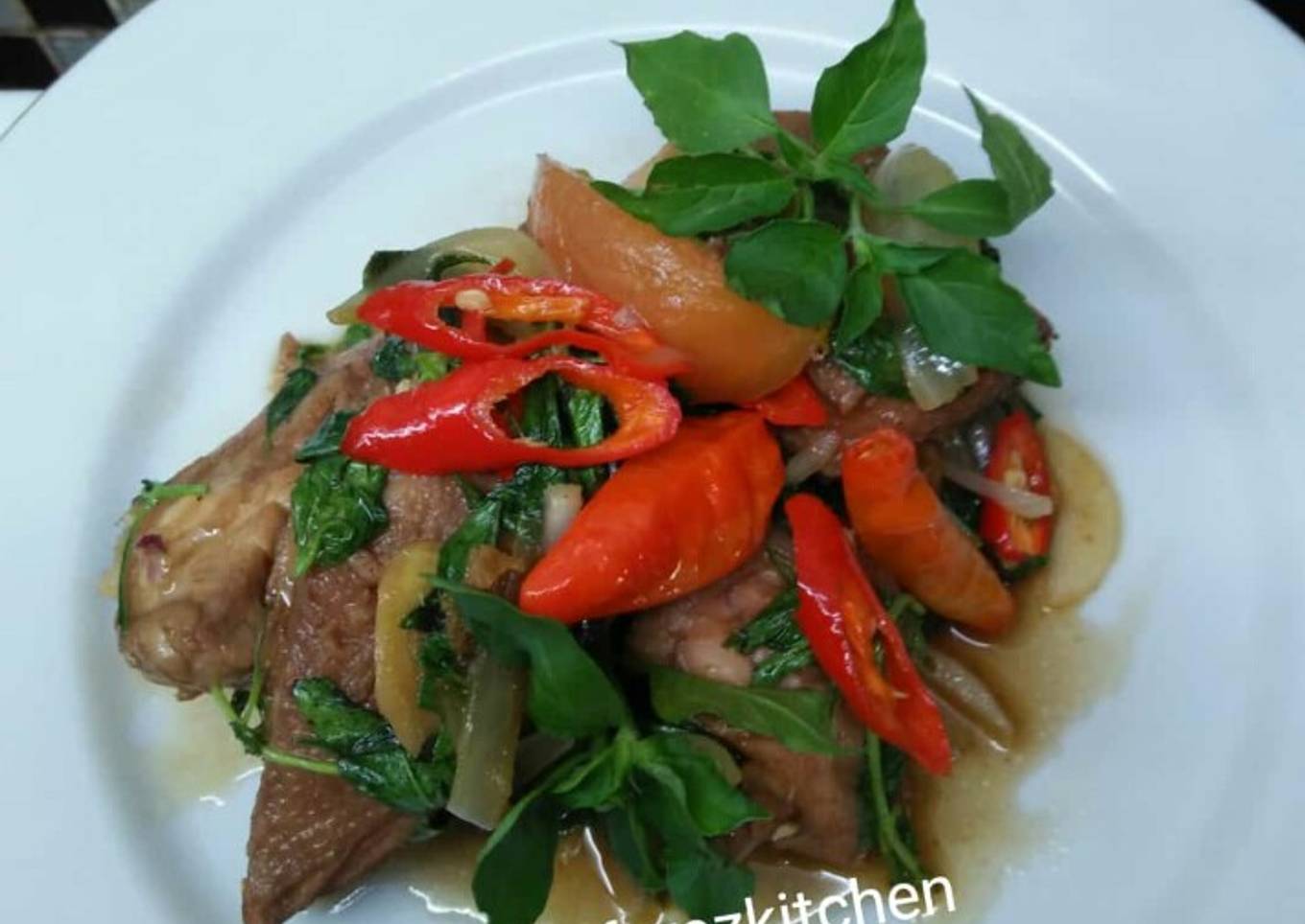 Ayam goreng kemangi