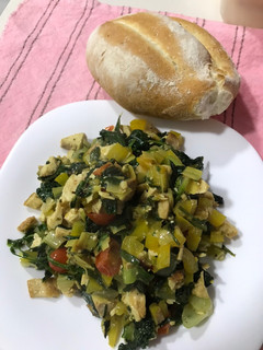 Una foto de Ensalada caliente de sobritas