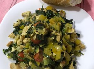 Una foto de Ensalada caliente de sobritas