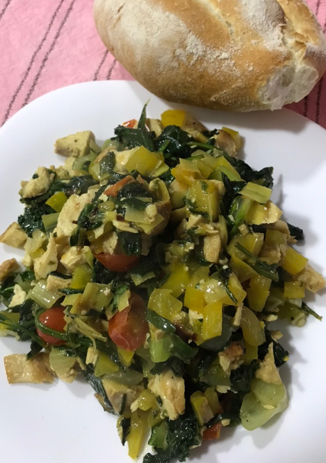 Una foto de Ensalada caliente de sobritas