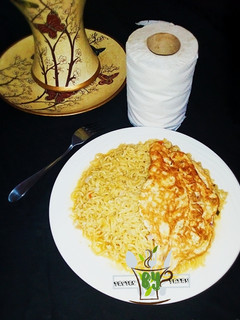 A picture of Noodles with fried egg method 1.