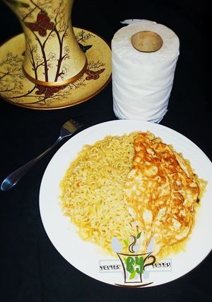 A picture of Noodles with fried egg method 1.