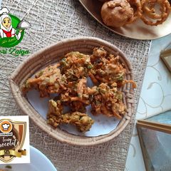 A picture of Mix OPC pakora 🧅🥔🌶.