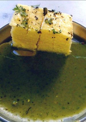 A picture of Khaman Dhokla.