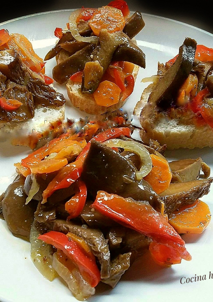 Una foto de Hongos en escabeche
