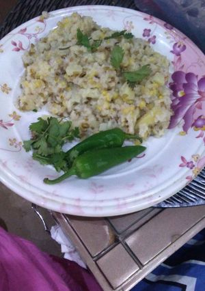 A picture of Alo khichri.