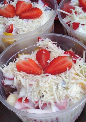 Foto resep Salad buah topping keju