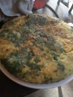 Una foto de Tortilla de papa y espinaca