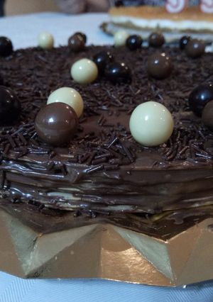 Una foto de Tarta kit kat
