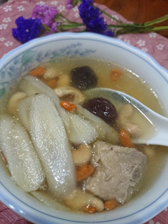牛蒡腰果排骨湯 的食譜成品照片