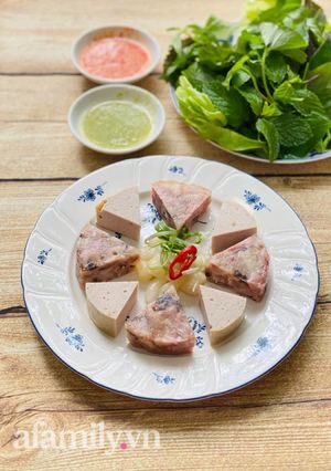 Hình của món Giò Thủ & Giò Lụa.