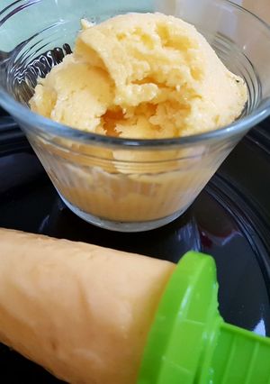 A picture of Mango icecream.