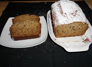 Una foto de BANANA WALNUT BREAD. JON STYLE
