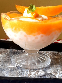 सैगो मँगो पुडिंग (mango pudding recipe in marathi) रेसिपी चे मुख्य फोटो