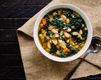 Easy Fast Cooking White Bean  Kale Soup Delicious