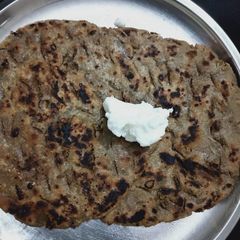 A picture of Bajri ki roti.